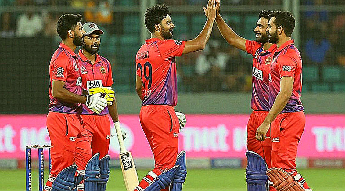 एंडरसन का कटा कॉन्ट्रैक्ट: ओल्ड ट्रैफर्ड की खामोशी और हुसैन की तल्खी